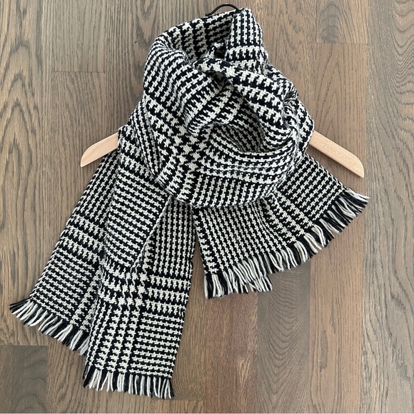 Anthropologie Accessories - SOLD Anthropologie Vintage 100% Wool Houndstooth Woven Scarf in Black and Cream